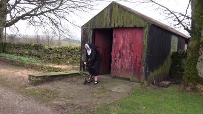 Nuns on the run - sunporno.com - Britain