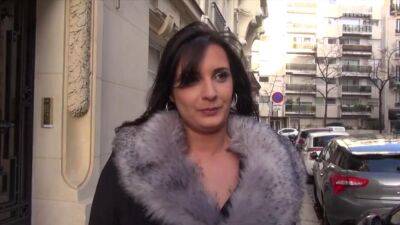 Isabelle maman cougar est une estheticienne perverse - sunporno.com - France