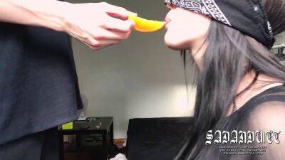 Youtuber Tricked Teen, Food Guessing Ends With BLOWJOB - sunporno.com - Usa