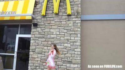 I double dare my GF to masturbate at McDonald's for a smoothie - sunporno.com