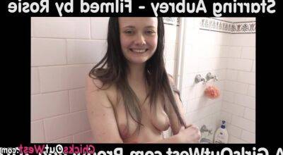 Amateur aussie showers and fingers - sunporno.com - Australia