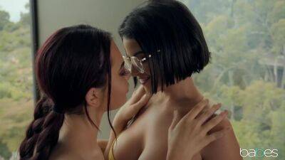 Good-looking lesbians mind-blowing xxx clip - sunporno.com