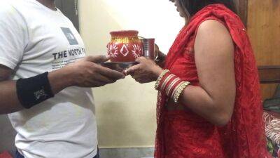 Karwa Chauth Ki Raat Chudi Bhabhi Pati Ke Dost Se - sunporno.com - India