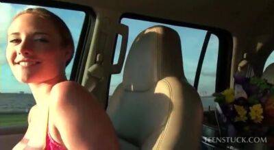 Sexy teen giving amazing BJ to the driver - sunporno.com