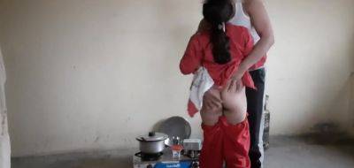 Bhabhi fucked in the kitchen by devar - inxxx.com - India